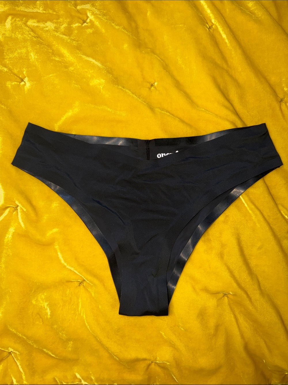 onewith Black Seamless Bikini Bottom - Cheecky